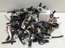 【★03-1116】■中古■ジャンク 腕時計 大量約300点 約15kg まとめ売り G-SHOCK/SEIKO/CITIZEN/DIESEL/RICOH/Rado/GUESS/TECHNOS/ELGINなど_画像1