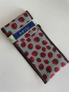 畳ヘリ☆メガネケース☆イチゴ柄 ☆リバティ☆LIBERTY ☆ペンケース☆メイク道具入れ ハンドメイド 畳縁