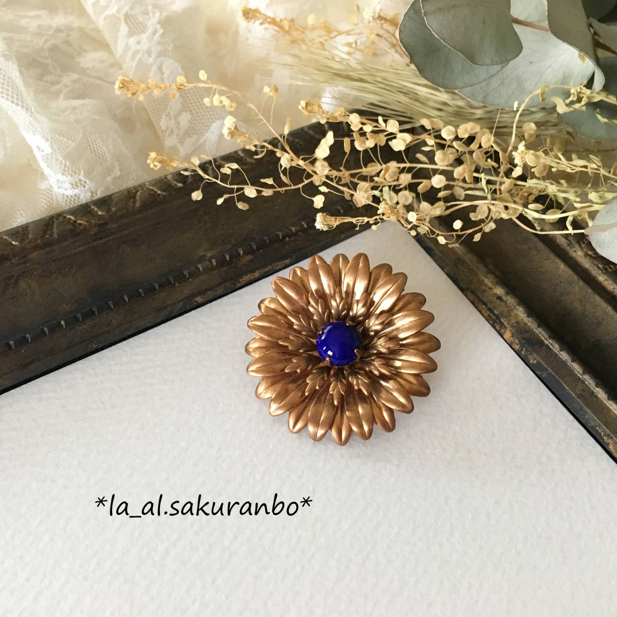 ◎Hecho a mano◎ ~ Azul vintage ~ Broche de latón Margaret de piedra vintage, hecho a mano, Accesorios (para mujeres), otros