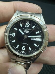 SEIKO セイコー5 自動巻き　稼働品 メンズ腕時計 7S26-03B0 デイデイト 黒文字盤 純正ストラップ