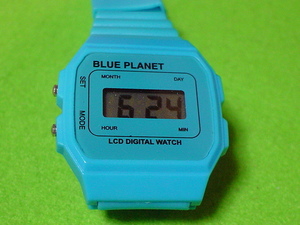 BLUE　PLANET　デジタル腕時計　角型　ブルー