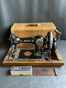 一部動作確認 JONES ジョーンズ 古い 手回しミシン 蓋 鍵 ボビン付き 518923 アンティーク 手工芸 金彩 イギリス製 英国 レトロ 店舗什器