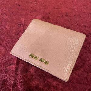 美品 miu miu ミュウミュウ レザー 本革 折り畳み財布 財布