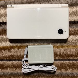 DS ニンテンドーDS i LL ナチュラルホワイト 充電器付き WJF101190235
