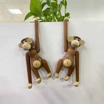 新商品 木製の猿の置物1p 木製 猿 置物 インテリア 北欧 彫刻 装飾 置物 ぶら下がり 吊り下げ 工芸品 アート_画像1