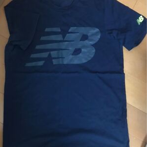 ニューバランス サイズM 紺色 Tシャツ