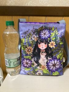 少女パネル　花畑　ショルダーバッグ　サコッシュ　ハンドメイド　お散歩　買い物　