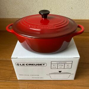 新品未使用　ル・クルーゼ LE CREUSET ミニオーバルココット　ルクルーゼ 陶器オーブンウェア　チェリーレッド