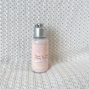 ★L''OCCITANE★ロクシタン★シマーリングボディミルク★チェリーブロッサム★ボディケア★乳液クリーム★75mlハンドクリーム★ボディケア