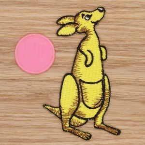 【Ｍサイズ】アイロンワッペン NO.1154 カンガルー オーストラリア 可愛い 動物 動物園 人気【郵便定形】