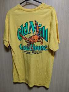 USA アメリカ 古着 Old Mill Crab House レストラン 企業 ユニフォーム 制服 カニ 蟹 料理 GILDAN ギルダン Tシャツ 黄色 アニマル L