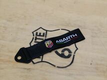 【新品】アバルト ABARTH カーボン調 布製牽引フック 牽引バンド 124スパイダー 595 TURISMO COMPETIZIONE 695 F595 595C_画像1