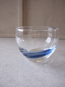 冷茶グラス　コップ　ガラス製　青と白の模様　