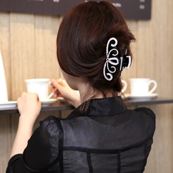ティアラ型ヘアクリップ ヘアアクセサリー ビジュー ラインストーン ヘアクリップ バレッタ ティアラ 韓国 大人気