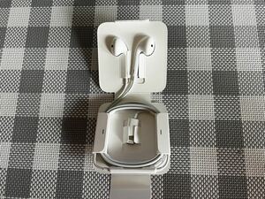 Apple iPhone EarPods イヤホン　新品未使用　純正 & アダプタ