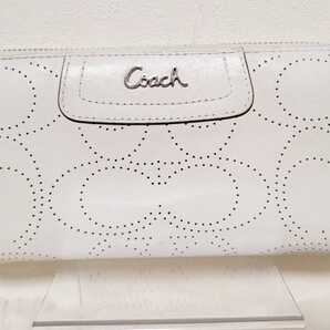 【COACH】COACH ラウンドファスナー 長財布 オフホワイト パンチングレザー シグネチャー