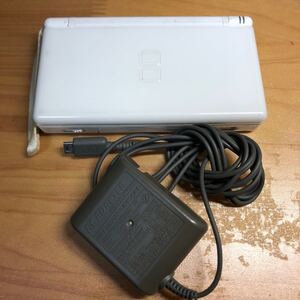 ニンテンドーDS Lite(充電器付き)