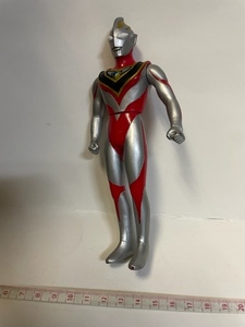 　●ウルトラマンガイア　ソフビ　1998 約16cm 店番 X-3116