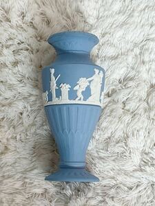 美品 ウェッジウッドWedgwoodジャスパー ペールブルー フルーテッドフラワーベース花瓶