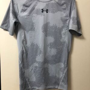 クリニング済 UNDER ARMOUR 半袖Tシャツ サイズ MD170/92A