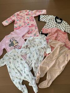 ロンパース 秋 冬 裏起毛 足付きの4点はUNIQLO 足付き 滑り止め付き ベビー服 出産準備 女の子 ミニー まとめ売り