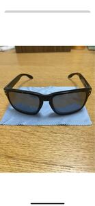 OAKLEY サングラス 偏光レンズ