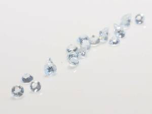  чистый аквамарин 2mm раунд. Rod 20ke.0.77ct