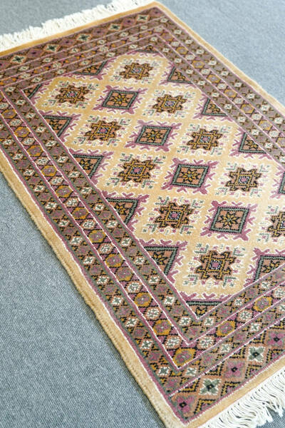 パキスタン手織り絨毯　 ウール 　size:92×62cm 玄関マット