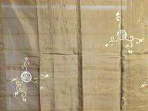 浄土宗【七条袈裟　金刺繍　葵　紋唐草総模様　金茶横糸地　金糸翔葵紋】仏教美術全般　『極上品』_画像5