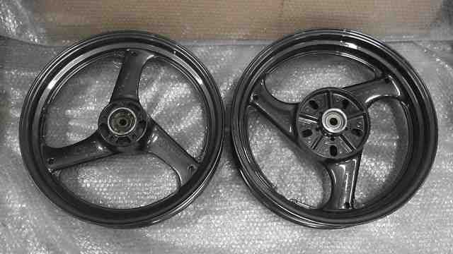 バンディット250 GJ74A-111xxx の ホイールセット 2 *1661915507 中古 バンディット250 GJ74A-111xxx の ホイールセット 2 *1661915507 中古