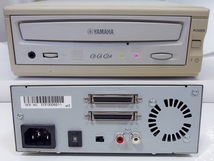 即決 希少 YAMAHA SCSI接続 CDROM/CDR ドライブ CRW8424SX ★WindowsXP 読み書き確認済み _画像2