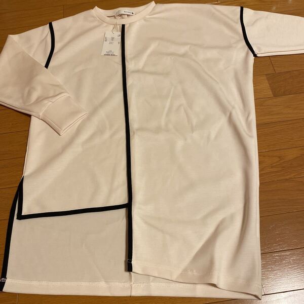 新品未使用★Bou Jeloud (ブージュルード) アシンメトリ―カットソー サイズフリー★8000円位