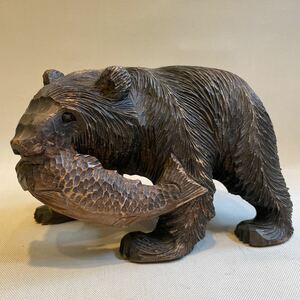 木彫り熊　工芸品　置物　熊　鮭