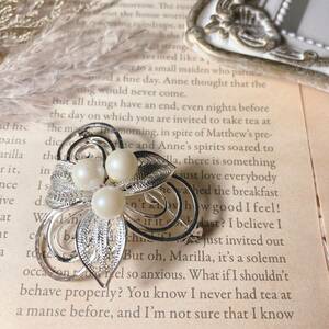 美品　シルバー　パール　ブローチ　お花　セレモニー　ビンテージ　silver pearl flower Brooch　ceremony　japan Vintage 0006