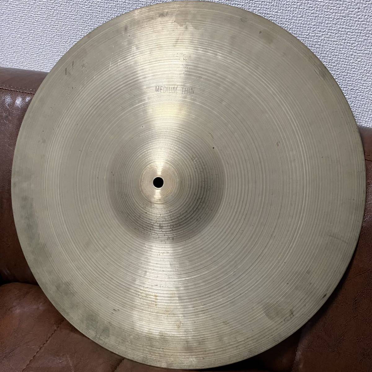 ヤフオク! -「zildjian old」の落札相場・落札価格 【超特価SALE開催!】 Zildjia A ジルジャン ヴィンテージ シンバル 20インチ 打楽器