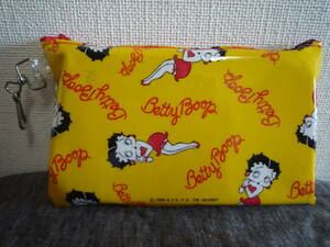 ★betty boopのビニールポーチ★【イエロー・難あり品！！】