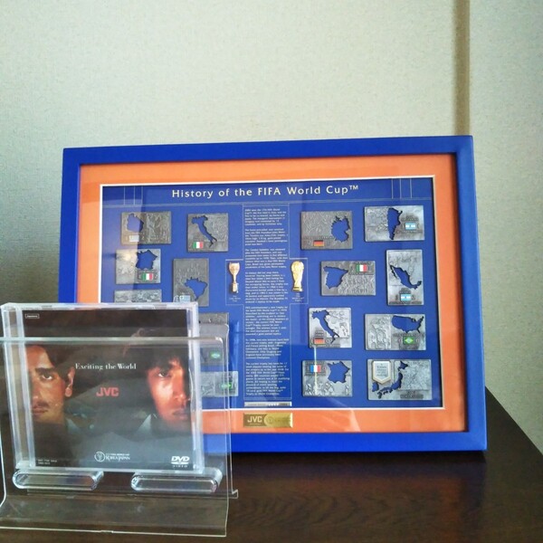 History of the FIFA World Cup記念ピンバッジ+DVD