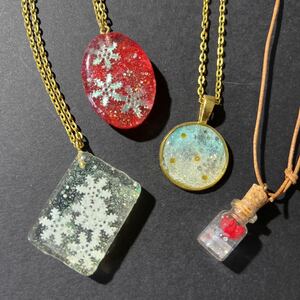  resin necklace 4 point set .