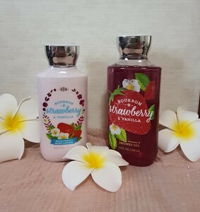 バス＆ボディワークス　ストロベリー＆バニラ　シャワージェル　ボディローション　BATH＆BODYWORKS 