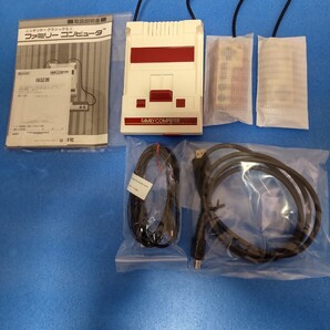 【美品】ニンテンドークラシックミニ ファミリーコンピュータ