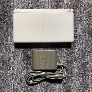 DS ニンテンドーDS Lite クリスタルホワイト 充電器付きUJF14588343