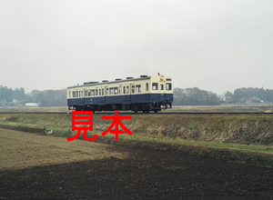 鉄道写真、645ネガデータ、149322510004、キハ102、関東鉄道常総線、中妻〜三妻、2006.12.07、（4591×3362）