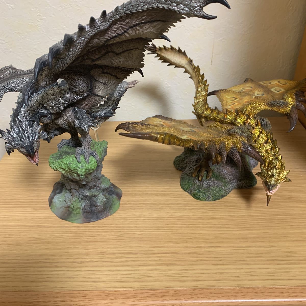 2022春の新作 モンスターハンター 限定版 亜種 リオレウス 蒼火竜 クリエイターズモデル SF/ファンタジー/ホラー