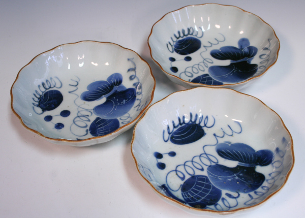 青**【SALE】古伊万里/染付宝尽くし文輪花なます皿/3客/江戸時代(膾皿