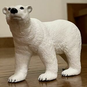 置物 白熊 動物 お洒落 卓上 コンパクト 可愛い かっこいい 人気 動物の置物 アニマル 熊 ホワイトベア 置き物 白 ホワイト 幸せ 幸福 開運