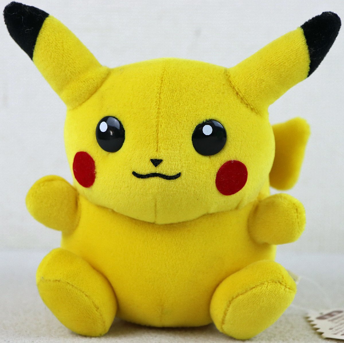特別セーフ メスのピカチュウ とってもおおきな ふんわり ぬいぐるみ