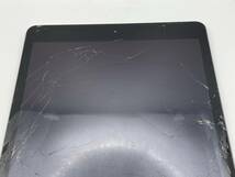 【中古・ジャンク】液晶割れ Apple iPad 8th 32GB Wi-Fi+C SoftBank グレイ NW利用制限▲ 本体 1 A-27338_画像6