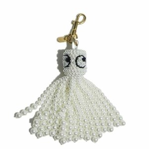 K3257f2 ^ANYA HINDMARCH Anya Hindmarch ^ pearl charm key holder white gold /biju- squid rb mks