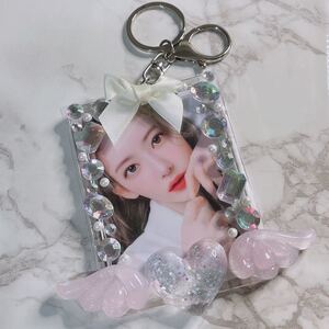 ハンドメイド トレカキーホルダー レジン 羽根 リボン