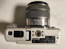 1円スタ-ト★美品★Panasonic パナソニック LUMIX DMC-GF5 シェルホワイト★ズームレンズ２個セット（14-42ｍｍ＆45-150ｍｍ）レンズフード_画像9